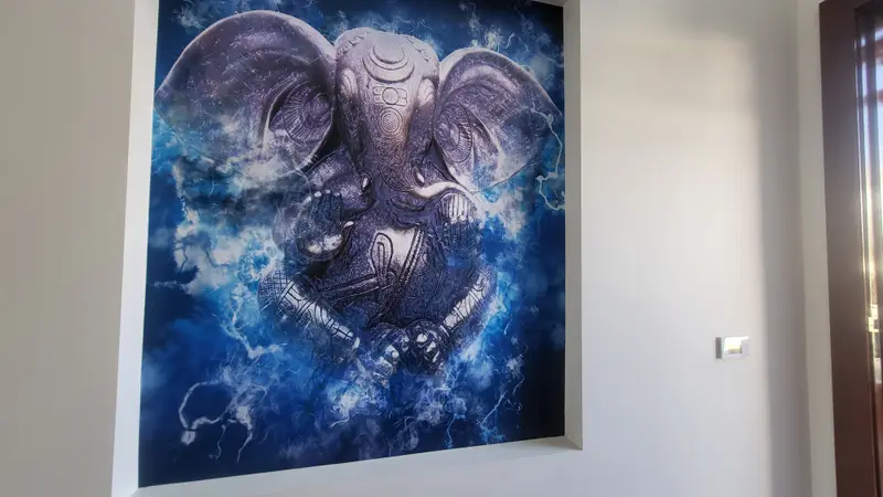 Niche Wallpaper Installation