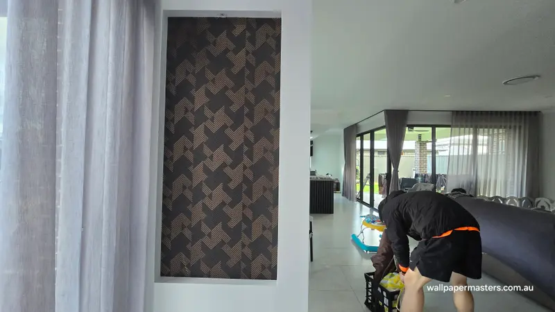 Niche Wallpaper Installation