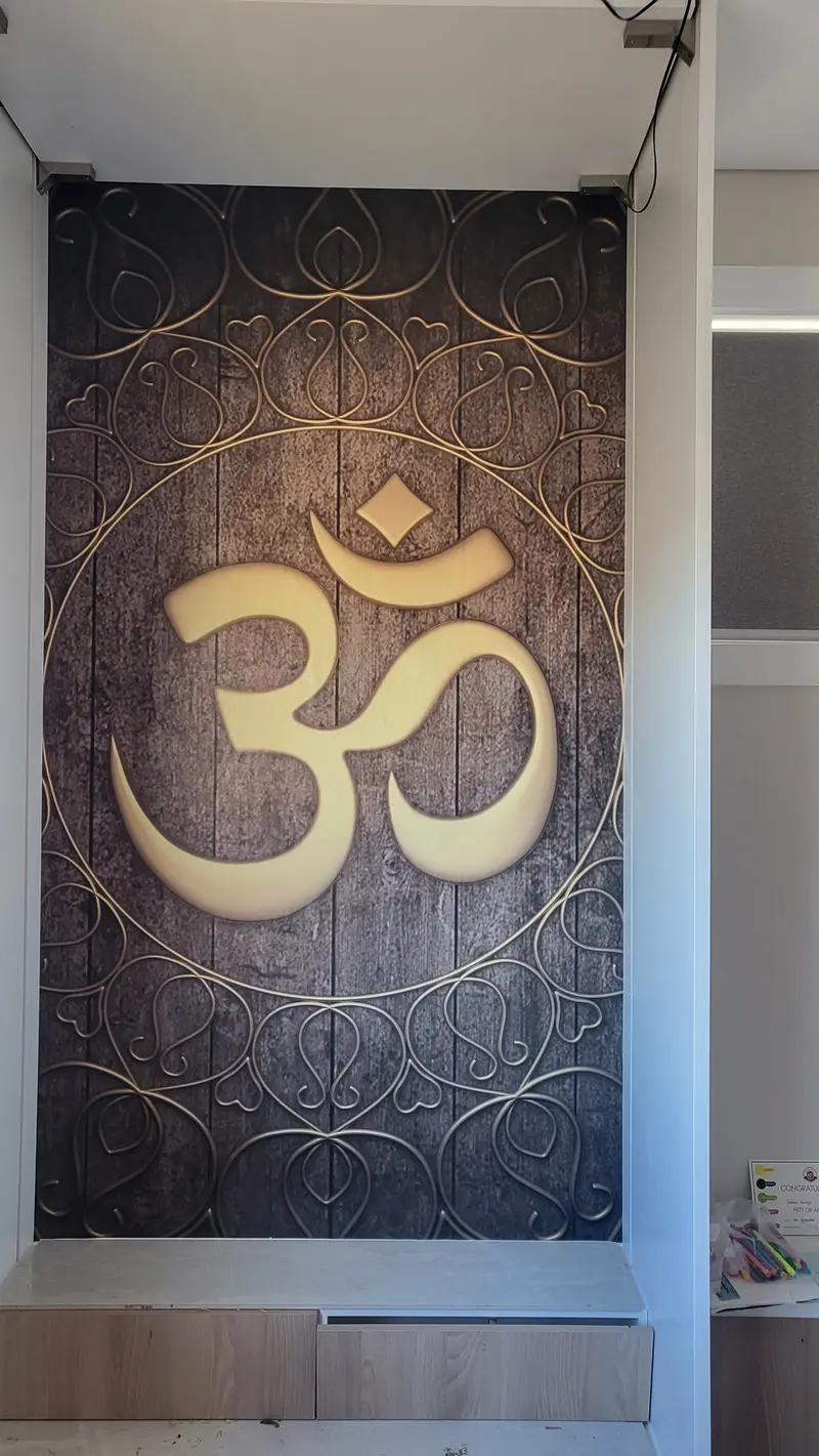 Niche Wallpaper Installation