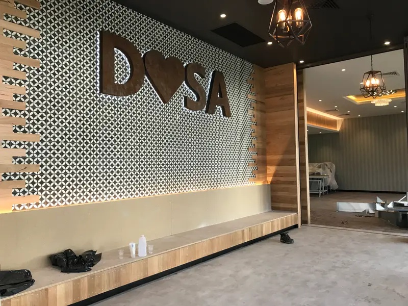 Custom mural Wallpaper Installation