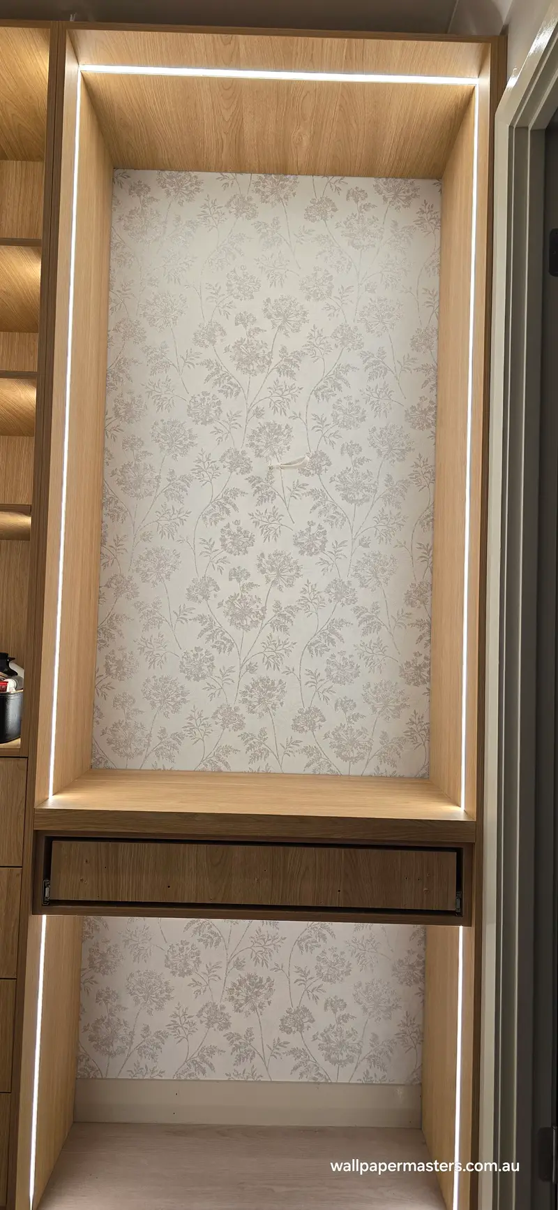 Niche Wallpaper Installation