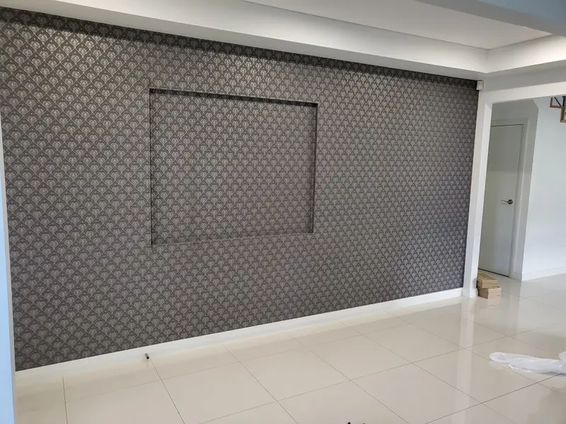 Niche Wallpaper Installation